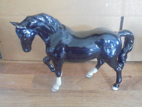 Beswick horse stocky - beswick,