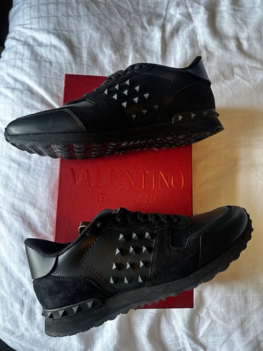 Authentic valentino garavani - authentic,