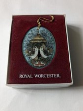 Royal Worcester 12 Days Of Christmas Tree Decoration 2 Turtle Doves Boxed!!