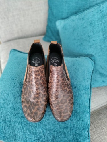 Fly flot size - flot, brown
