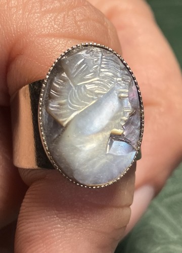 Vintage black lip - lip, shell