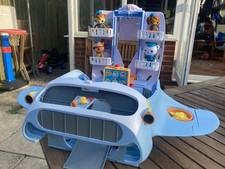 Octonauts Octoray Playset with Figures & Sea Creatures– Barnacles, Kwazii, Peso 