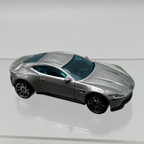 Hot wheels aston martin - hot,