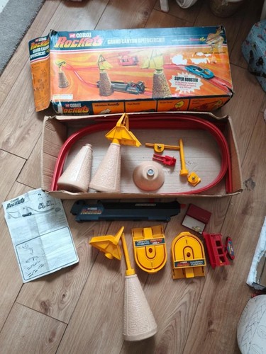 Vintage corgi rockets 2075 - corgi,