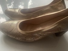 Women's Gold Shoes Size 8