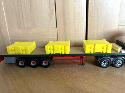 Scale truck load - 1/50,