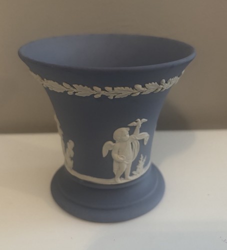 Wedgwood blue jasperware - blue,