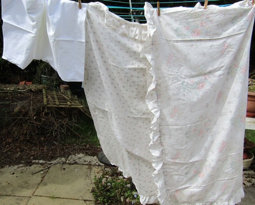 Single floral frilled duvet - single,