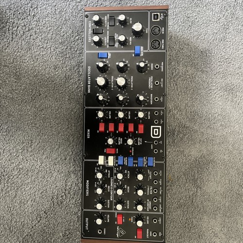 Behringer model analogue - behringer, d
