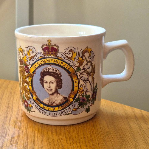 Queen elizabeth 1977 silver - queen,