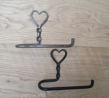 HAND-FORGED BLACKSMITH WROUGHT IRON HEART SHAKER STYLE TOILET ROLL HOLDER 
