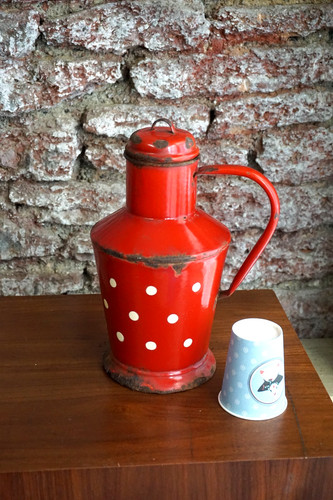 Vintage rustic weathered - rustic, red