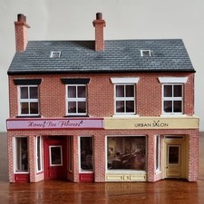 Hornby R9657 OO Skaledale Low Relief Terraced Shops B Resin Building Unboxed