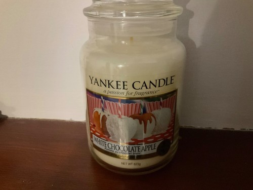 Yankee candle white chocolate - white,
