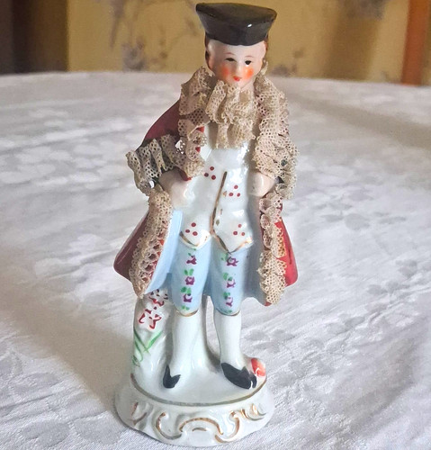 Porcelain decorative man - decorative,