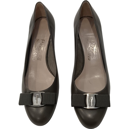 Salvatore ferragamo vara pumps - salvatore,