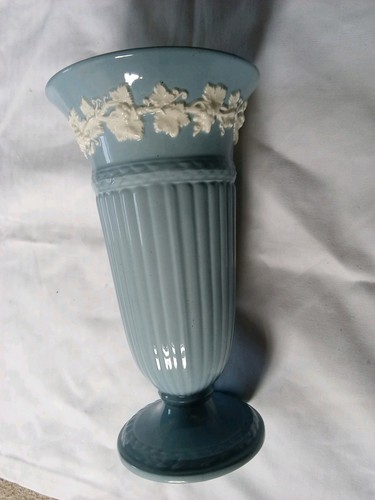 Wedgwood queens ware trumpet - ware,