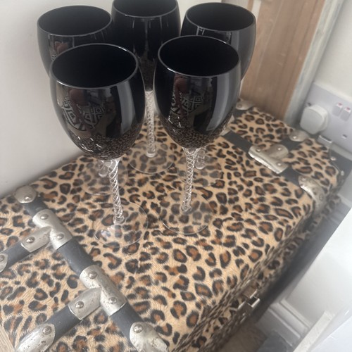 Set wine glasses - of, 5