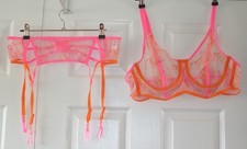 Gorgeous bra/suspender belt set from ‘Entice’ @ George, bra 40C/belt sz 20 BNWOT