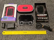 SONY PLAYSTATION PSP GO N1003 16GB CONSOLE BUNDLE Black Case Mains USB Charger 2