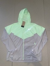 Vapour Green Nike Windrunner
