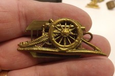 MILITARY BADGE ROYAL HORSE ARTILLERY REGIMENT 5CMS BY 2.25CMS  (3232)