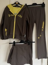 Brownie Uniform Bundle: Hoodie (32”) L/S Top (30”) Skort (28”) Leggings (26”).