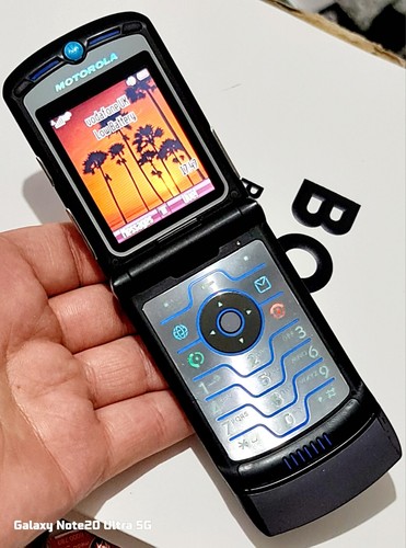 Motorola razr v3i unlocked - v3i,
