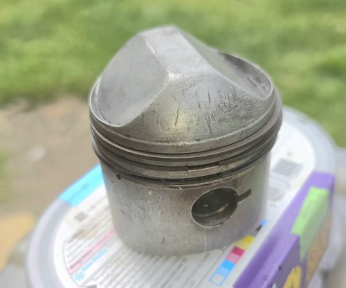 Triumph unit 500 piston 1 - triumph,