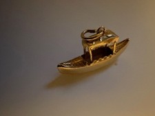 1989 Solid Gold Charm Boat Gondola from Venice fully Hallmarked sign of Quality 