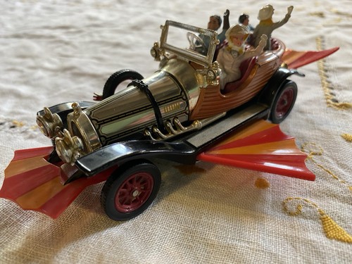 Corgi toys 266 chitty - 266,