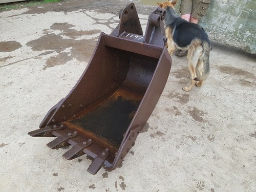 750mm excavator digging - 750mm, bucket