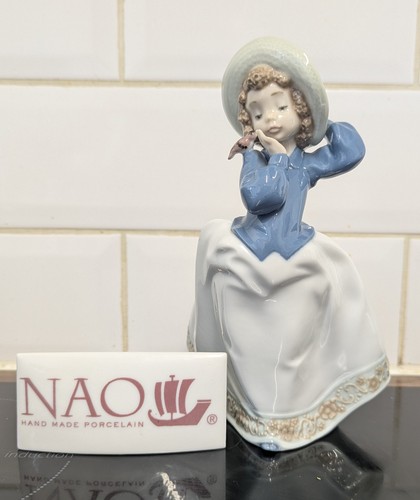 Nao figurine lladro - by,