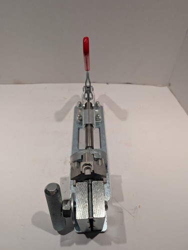 Universal fuel line quick - line,