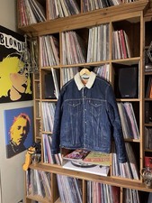 Men’s Levi  Sherpa Trucker Jacket Great Condition Denim Blue  Large