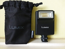 Panasonic Lumix DMW-FL220 flash for G-series cameras, + pouch, exc working cond.