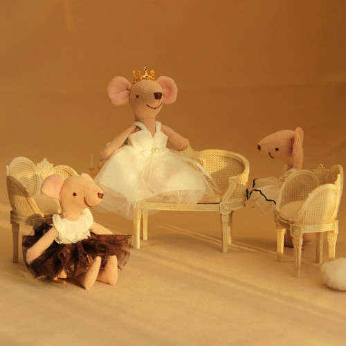 Scale doll house - scale,