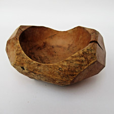 Mel Ridgers Yorkshire, turned and carved burr wood bowl, woodenware/treen, c1980