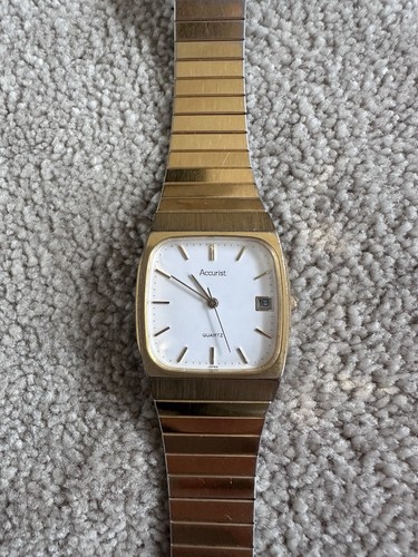 Accurist tank quartz - tank, gold-tone