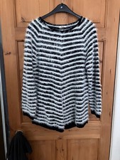 Text Black & white stripe