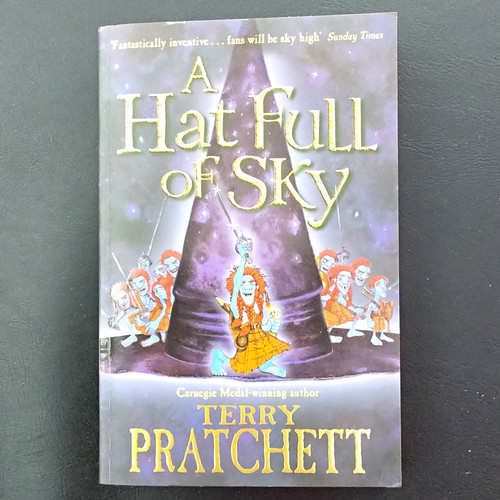 Terry pratchett hat full of - hat,