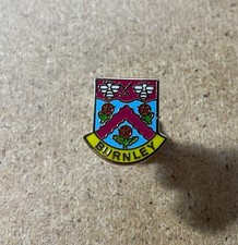 BURNLEY ENAMEL FOOTBALL SUPPORTERS BADGE