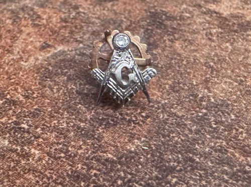 Masonic compass lapel - compass,