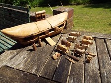 Noah's ark wooden toy/collectable hand carved 18 picas set plus the ark