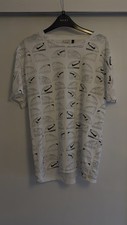 Casual Connoisseur All Over Sneaker Print Tee Shirt Size Large 