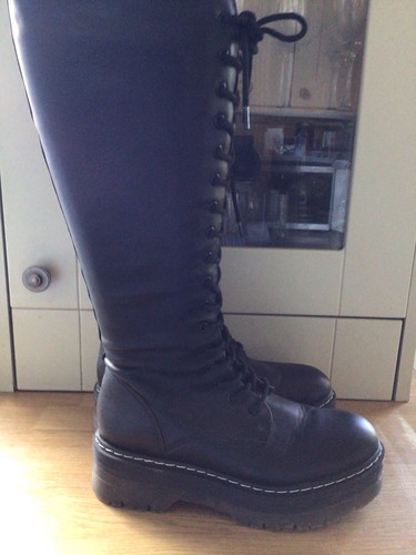 Doc style high leg - doc, lace