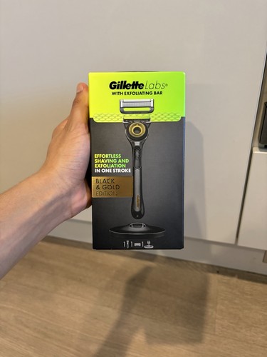 Gillette labs with exfoliating - with,