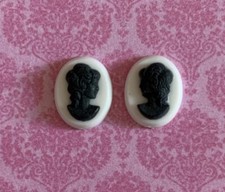 SMALL WHITE & BLACK VINTAGE