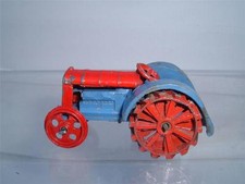 DINKY TOYS 22E FARM TRACTOR IN