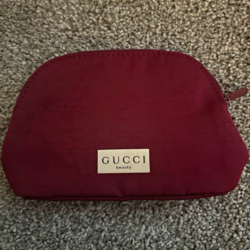 Gucci beauty burgundy zipper - gucci,
